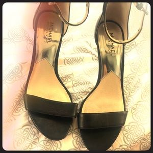 Michael Kors 2 in heel